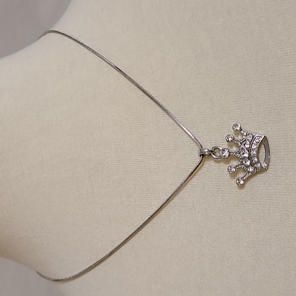 Elegant Silver-tone Rhinestone Embellished Crown Pendant Necklace